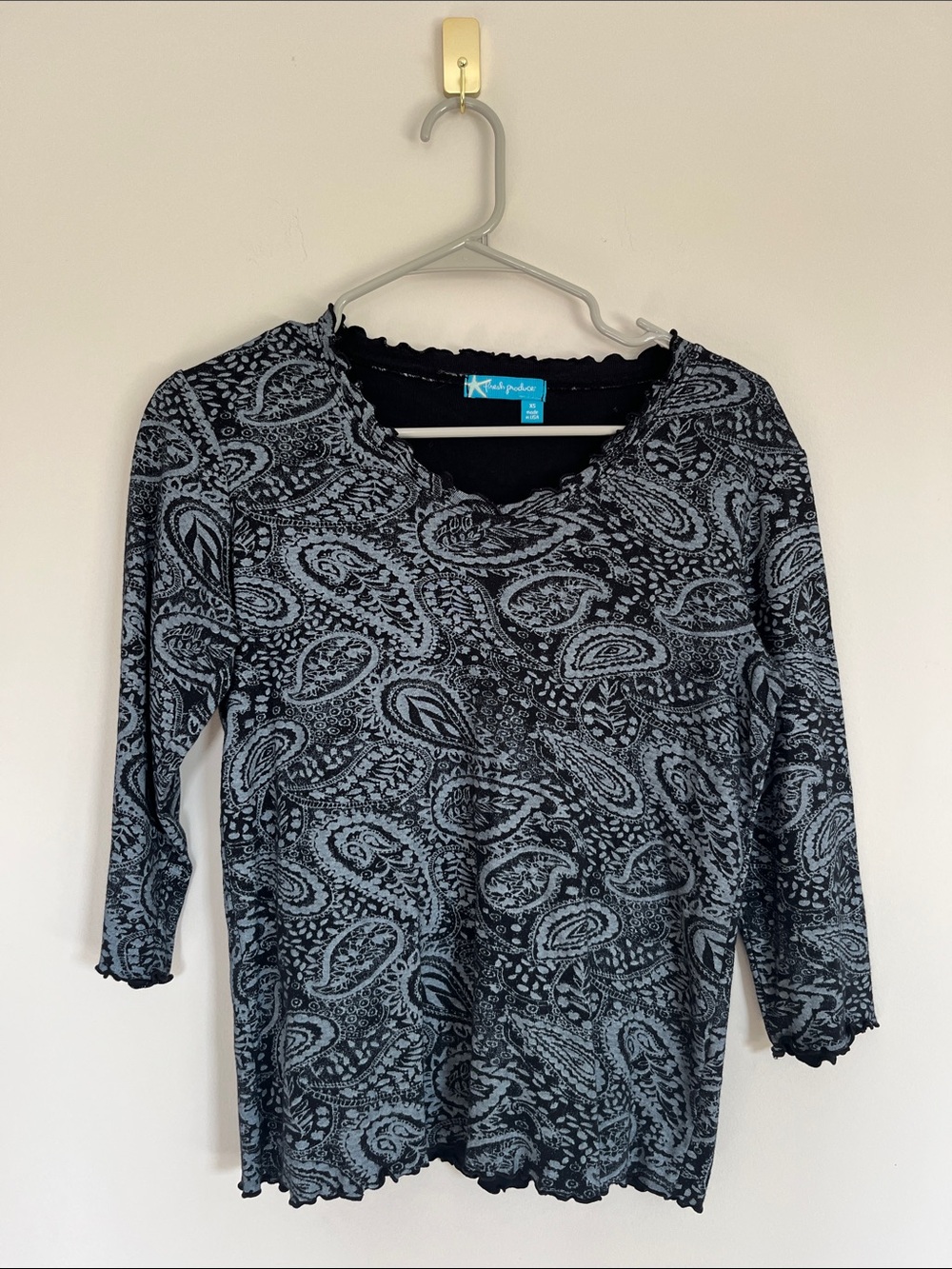 Y2K Black & Gray Paisley 3 Quarter Sleeve Tee